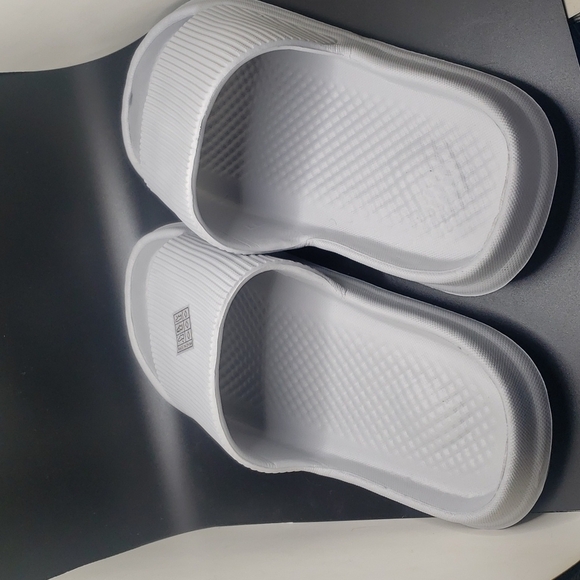 Gray Wide foam slides clouds slippers lightweight house slippers - Picture 2 of 2